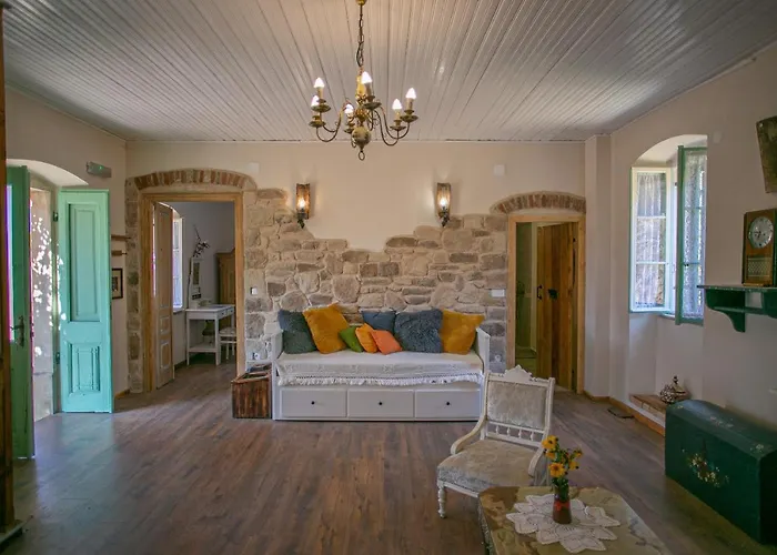 Terra Arhaica - Authentic House And Traditional Breakfast Vrisnik
