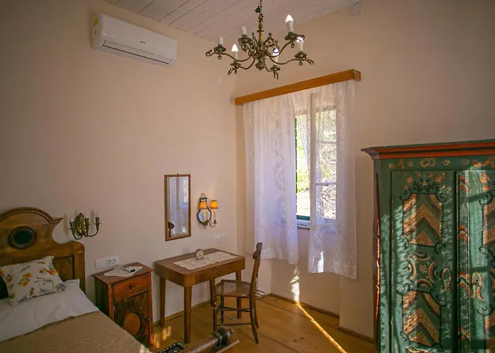 Terra Arhaica - Authentic House And Traditional Breakfast Вилла Vrisnik